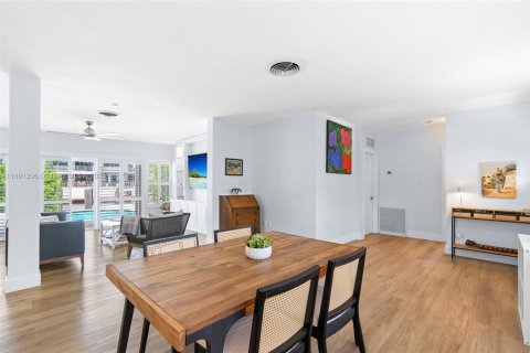 Casa en venta en North Miami, Florida, 2 dormitorios, 173.63 m2 № 1944574 - foto 11