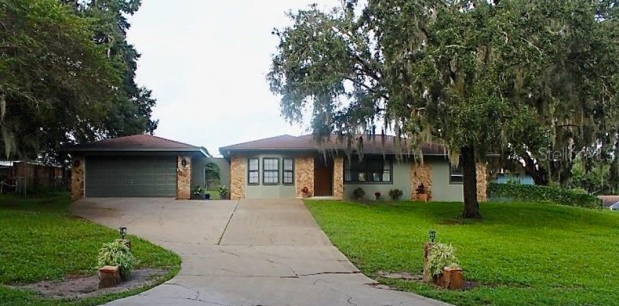Villa ou maison à Belleview, Floride 3 chambres, 147.9 m2 № 2412702