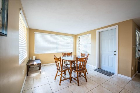 House in Sebring, Florida 2 bedrooms, 95.88 sq.m. № 1904755 - photo 21