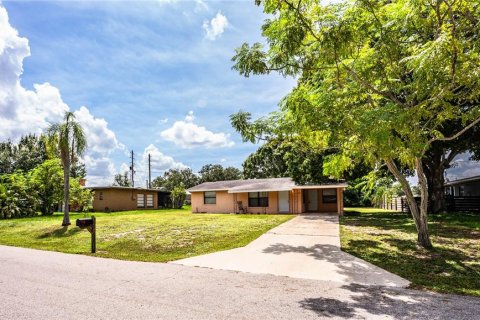 House in Sebring, Florida 2 bedrooms, 95.88 sq.m. № 1904755 - photo 2