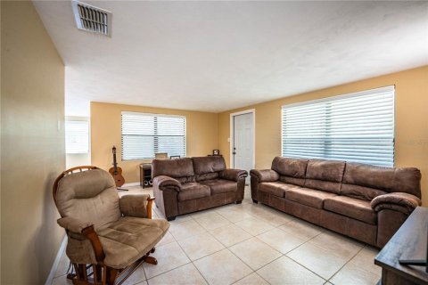 House in Sebring, Florida 2 bedrooms, 95.88 sq.m. № 1904755 - photo 17