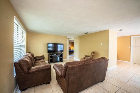 House in Sebring, Florida 2 bedrooms, 95.88 sq.m. № 1904755 - photo 14