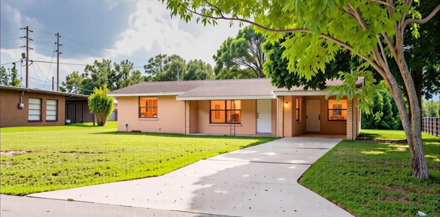 House in Sebring, Florida 2 bedrooms, 95.88 sq.m. № 1904755