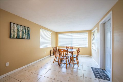 House in Sebring, Florida 2 bedrooms, 95.88 sq.m. № 1904755 - photo 20