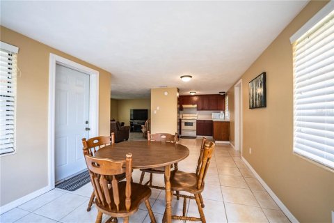 House in Sebring, Florida 2 bedrooms, 95.88 sq.m. № 1904755 - photo 25