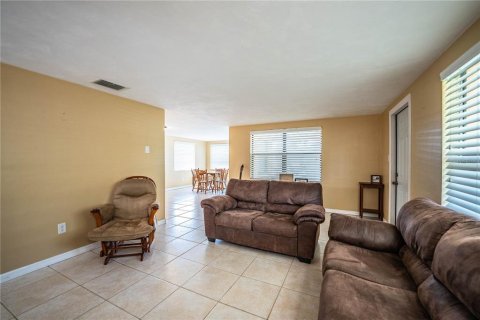 House in Sebring, Florida 2 bedrooms, 95.88 sq.m. № 1904755 - photo 19