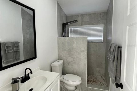 Casa en venta en Kissimmee, Florida, 6 dormitorios, 198.44 m2 № 1789971 - foto 28