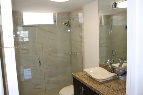 Condo in Aventura, Florida, 1 bedroom  № 1790428 - photo 9