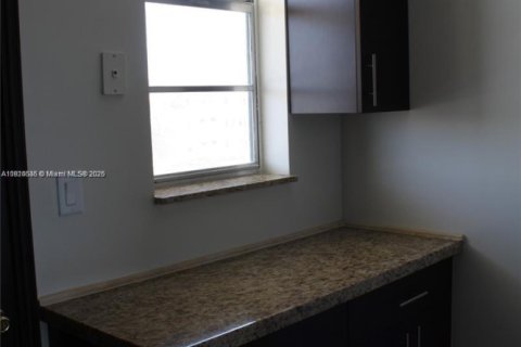 Condo in Aventura, Florida, 1 bedroom  № 1790428 - photo 14