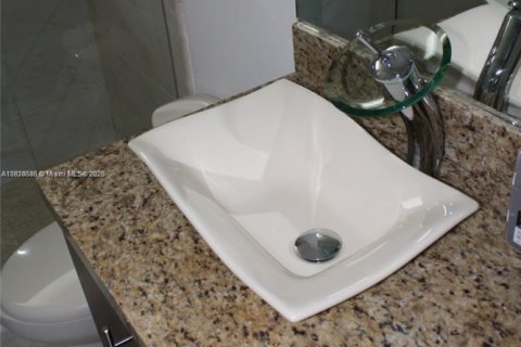 Condo in Aventura, Florida, 1 bedroom  № 1790428 - photo 7