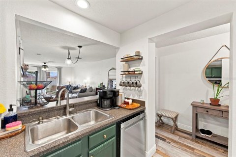 Touwnhouse à vendre à Clearwater, Floride: 2 chambres, 106.47 m2 № 2405253 - photo 10