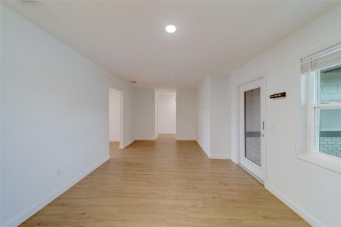 Купить виллу или дом в Тампа, Флорида 4 комнаты, 127.93м2, № 1912561 - фото 4