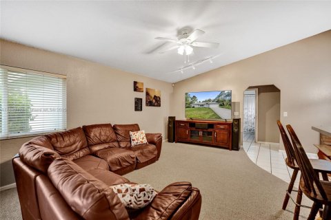 Купить виллу или дом в Локсахатчи-Гроувс, Флорида 4 спальни, 199.28м2, № 1953299 - фото 10