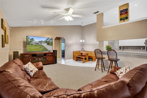 Купить виллу или дом в Локсахатчи-Гроувс, Флорида 4 спальни, 199.28м2, № 1953299 - фото 9