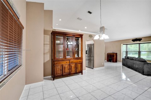 Купить виллу или дом в Локсахатчи-Гроувс, Флорида 4 спальни, 199.28м2, № 1953299 - фото 11