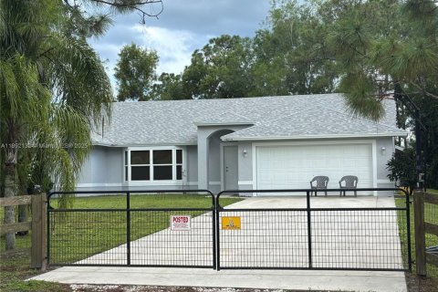 House in Loxahatchee Groves, Florida 4 bedrooms, 199.28 sq.m. № 1953299 - photo 1