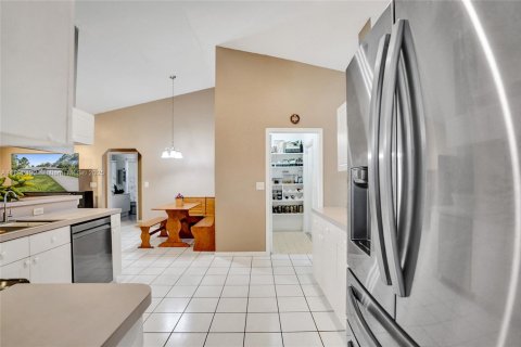 Купить виллу или дом в Локсахатчи-Гроувс, Флорида 4 спальни, 199.28м2, № 1953299 - фото 18