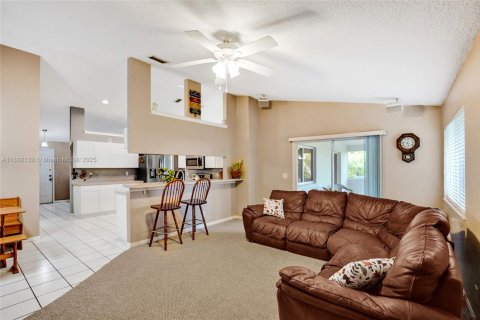 Купить виллу или дом в Локсахатчи-Гроувс, Флорида 4 спальни, 199.28м2, № 1953299 - фото 7