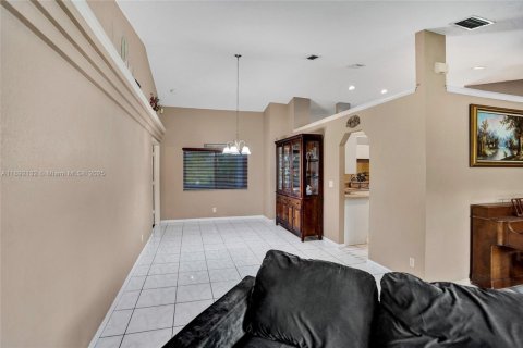 Купить виллу или дом в Локсахатчи-Гроувс, Флорида 4 спальни, 199.28м2, № 1953299 - фото 12