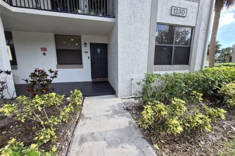 Condominio en Deerfield Beach, Florida, 2 dormitorios  № 2034361