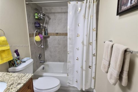 Condominio en venta en Deerfield Beach, Florida, 2 dormitorios, 87.05 m2 № 2034361 - foto 8
