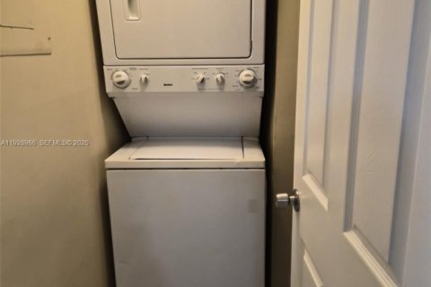 Condominio en venta en Deerfield Beach, Florida, 2 dormitorios, 87.05 m2 № 2034361 - foto 13