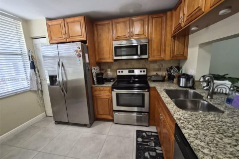 Condominio en venta en Deerfield Beach, Florida, 2 dormitorios, 87.05 m2 № 2034361 - foto 3