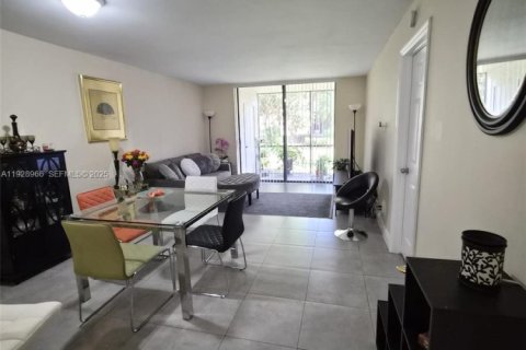 Condominio en venta en Deerfield Beach, Florida, 2 dormitorios, 87.05 m2 № 2034361 - foto 6