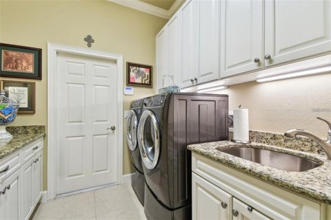 House in Dunedin, Florida 4 bedrooms, 243.22 sq.m. № 1818808 - photo 12