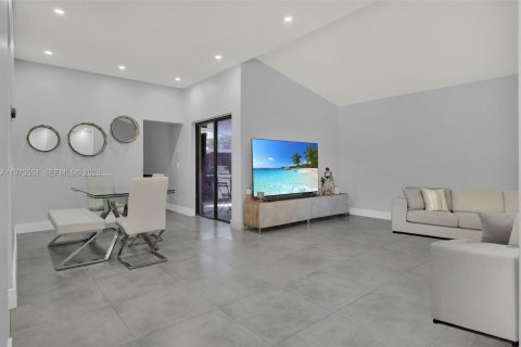 Villa ou maison à Hialeah, Floride 3 chambres, 103.59 m2 № 2032067