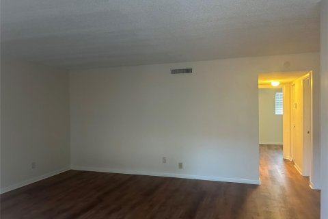 Condo in Davie, Florida, 2 bedrooms  № 1221647 - photo 1