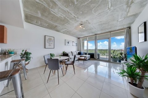 Condo in Miami, Florida, 1 bedroom  № 1790824 - photo 3