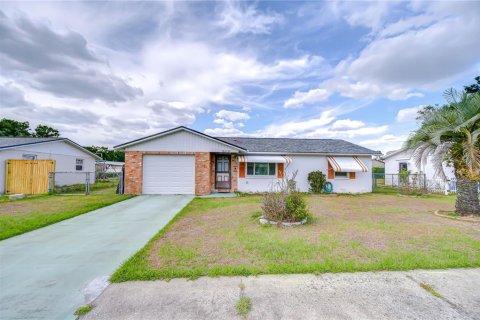 Villa ou maison à vendre à Zephyrhills, Floride: 2 chambres, 97.55 m2 № 1722372 - photo 1