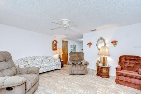 Villa ou maison à vendre à Zephyrhills, Floride: 2 chambres, 97.55 m2 № 1722372 - photo 23