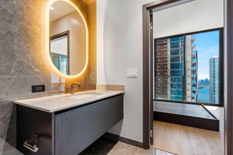 Condo in Miami, Florida, 2 bedrooms  № 2172030 - photo 19