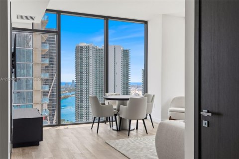 Condo in Miami, Florida, 2 bedrooms  № 2172030 - photo 9