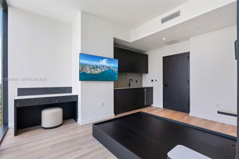 Condo in Miami, Florida, 2 bedrooms  № 2172030 - photo 23