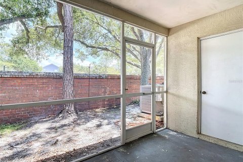 Townhouse in Tampa, Florida 2 bedrooms, 107.02 sq.m. № 1783122 - photo 23