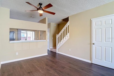 Townhouse in Tampa, Florida 2 bedrooms, 107.02 sq.m. № 1783122 - photo 4