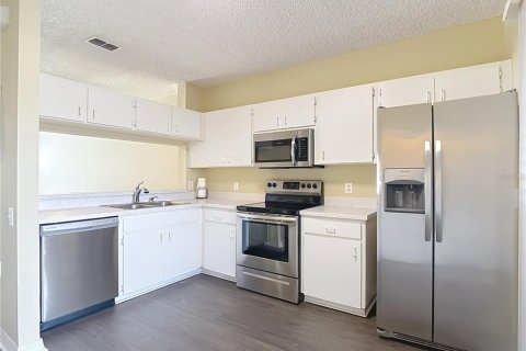 Townhouse in Tampa, Florida 2 bedrooms, 107.02 sq.m. № 1783122 - photo 9