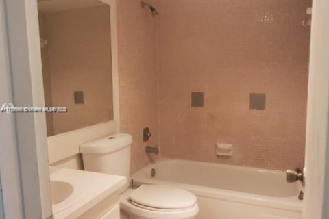 Купить кондоминиум в Бока-Ратон, Флорида 1 спальня, 54.35м2, № 2053671 - фото 2