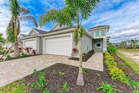 House in Bradenton, Florida 2 bedrooms, 146.69 sq.m. № 2205454