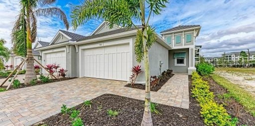 House in Bradenton, Florida 2 bedrooms, 146.69 sq.m. № 2205454