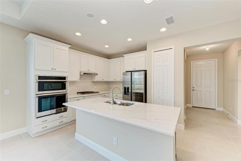 House in Bradenton, Florida 2 bedrooms, 146.69 sq.m. № 2205454 - photo 6