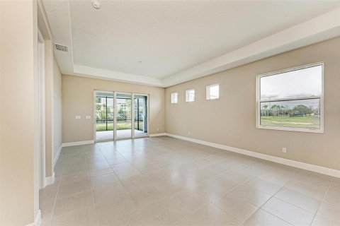 House in Bradenton, Florida 2 bedrooms, 146.69 sq.m. № 2205454 - photo 12