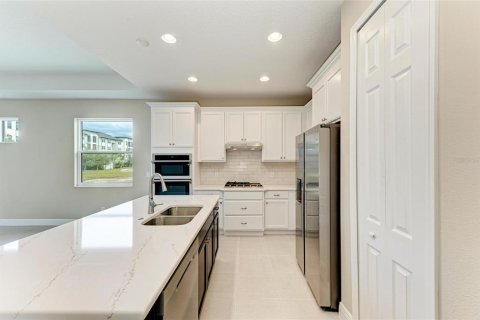 House in Bradenton, Florida 2 bedrooms, 146.69 sq.m. № 2205454 - photo 5