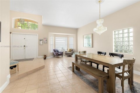 Снять в аренду виллу или дом в Уэстон, Флорида 3 спальни, 193.24м2, № 2005072 - фото 15