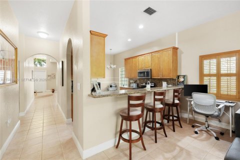 Снять в аренду виллу или дом в Уэстон, Флорида 3 спальни, 193.24м2, № 2005072 - фото 11