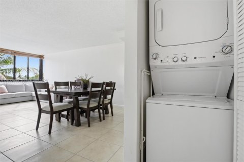 Купить кондоминиум в Майами, Флорида 3 спальни, 120.12м2, № 2154210 - фото 21