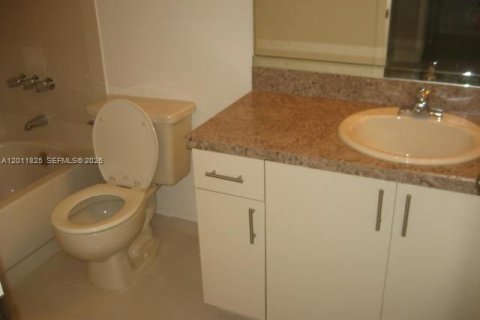 Touwnhouse à louer à Miami, Floride: 3 chambres, 159.42 m2 № 2076123 - photo 20